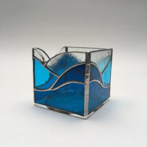Photophore vitrail Tiffany camailleu de bleus