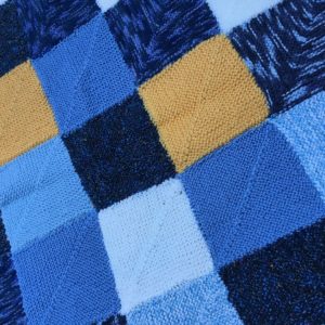 Couverture bébé carrés bleu-jaune